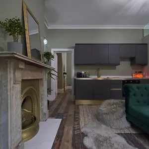  Apartment London Street